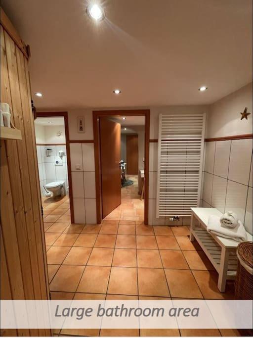 Souterrain-Apartment Mit Privater Sauna ドゥイスブルグ エクステリア 写真