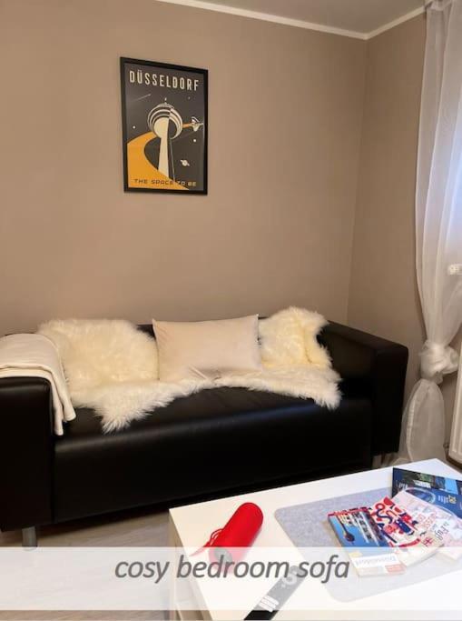 Souterrain-Apartment Mit Privater Sauna ドゥイスブルグ エクステリア 写真