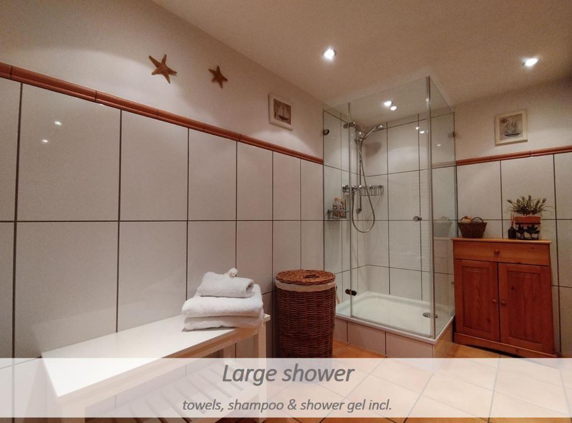 Souterrain-Apartment Mit Privater Sauna ドゥイスブルグ エクステリア 写真